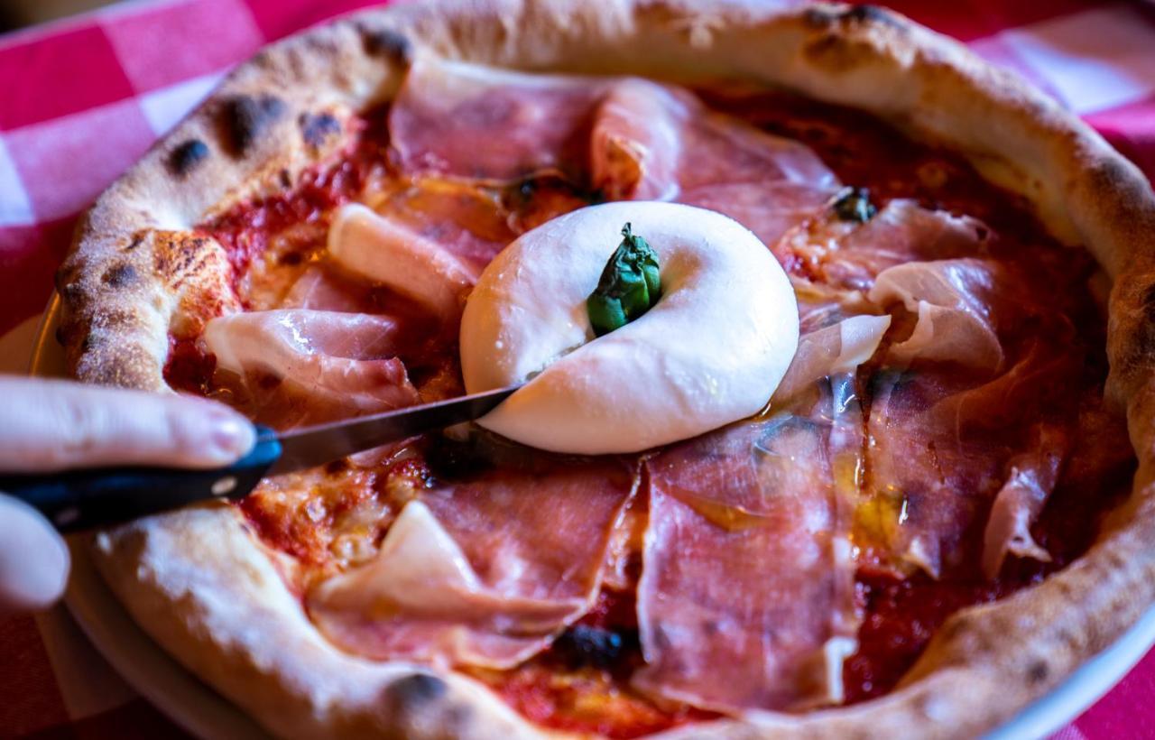 Penzion Sofinata & Pizzeria スピンドレルフ・ムリン エクステリア 写真